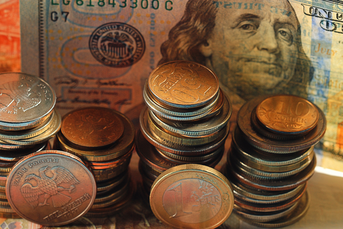 伊朗：在五年内完成货币改革删除面值末四个零